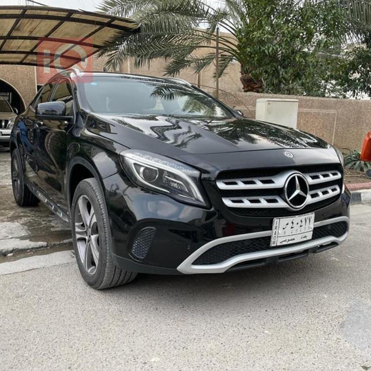 مێرسێدس بێنز GLA